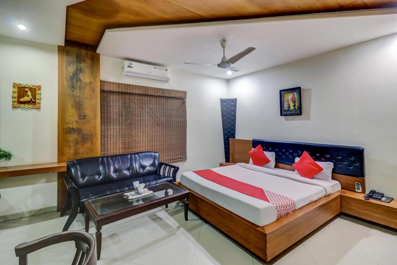 Oyo 61861 Hotel Dream Palace Durg Exterior photo